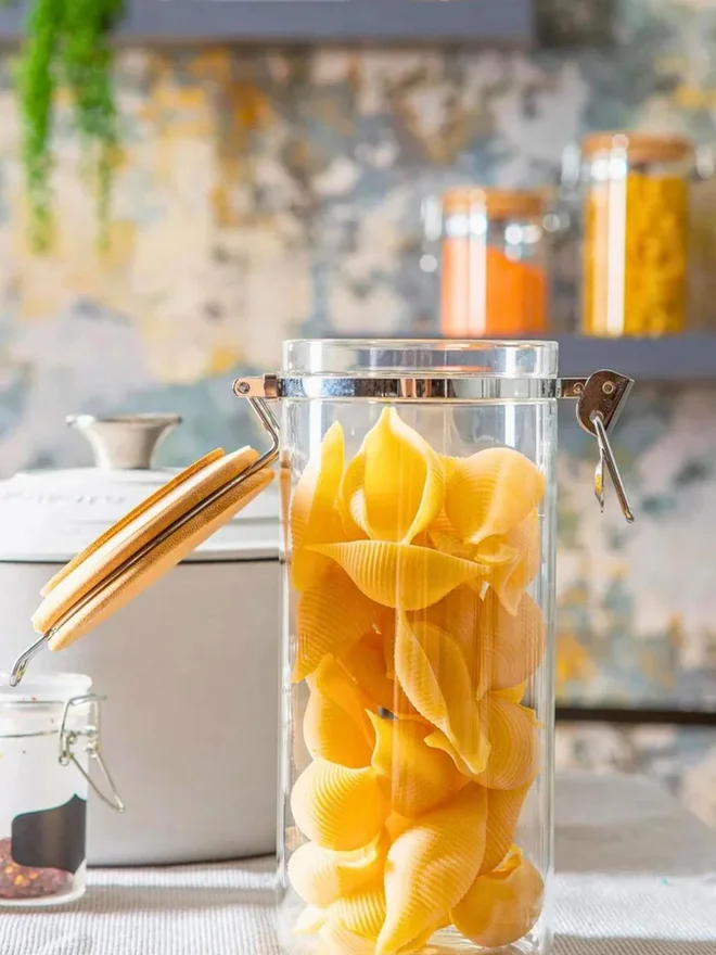 1Chase 1CHASE 2-Piece Borosilicate Glass Storage Jar With Clip and Airtight Bamboo Lid 1000 ML